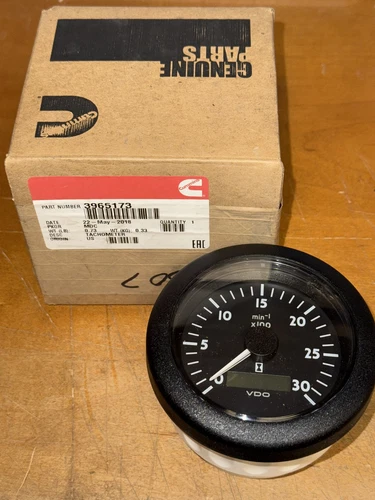 CUMMINS TACHOMETER 3965173