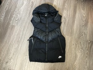 nike puffy vest