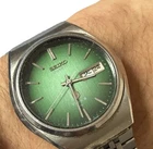 Vintage 1976 Seiko Type II Quartz Green Gradient Dial 4623-8010 - Running!