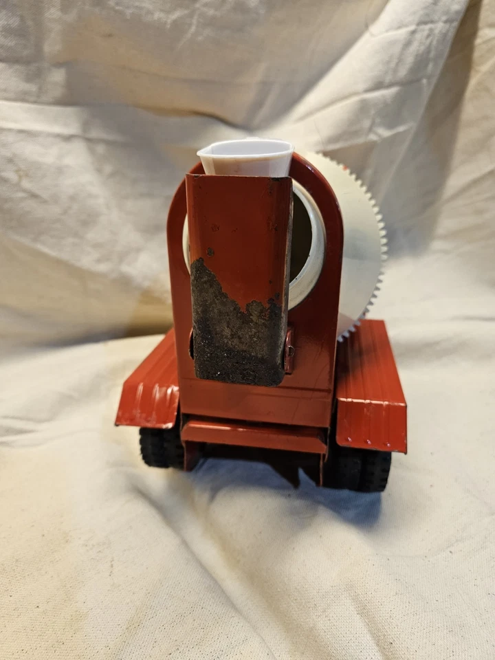 VINTAGE TONKA CEMENT TRUCK MIXER!! GREAT SHAPE!  100% ORIGINAL AND COMPLETE !! - Image 3 of 4