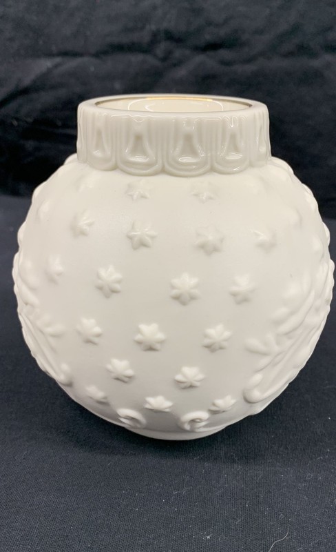 Lenox Ornamental Glow Nativity Votive Candle Holder in Original Box