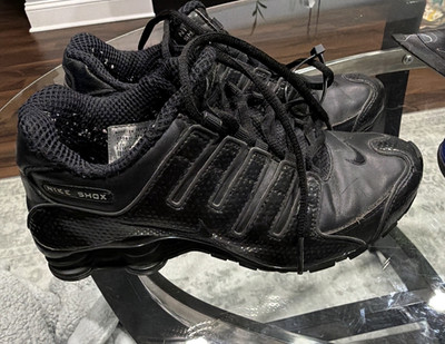 Nike Shox Black Solid Low Top Lace-Up Men's Athletic Sneaker 311574-003