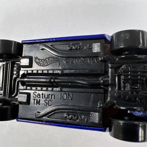 Hot Wheels 2002 Saturn Ion Blue With Graphics Red Windows - Picture 6 of 7