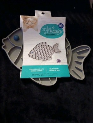 WISKERS CITY Slow Feeder Cat Bowl Fish Shape Silicone Puzzle Feeder Kitten Bowl 