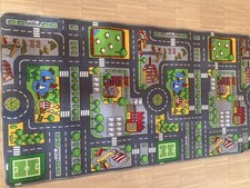 Spielteppich Mit Bauernhof Und Straßen Wendespieltteppich