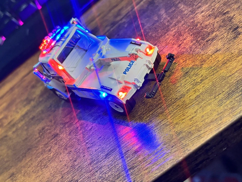 Camión de remolque 1/64 GreenLight NYPD International DuraStar 4400 blanco con luces Foto 3 de 4