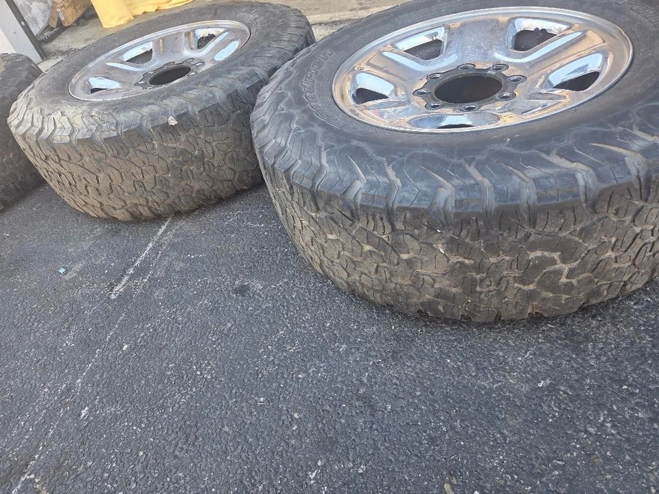 2014 13-18 Ram 2500 OEM Wheel Rim Tire 4 SET 18"  275/70R/18 - Image 3 of 3