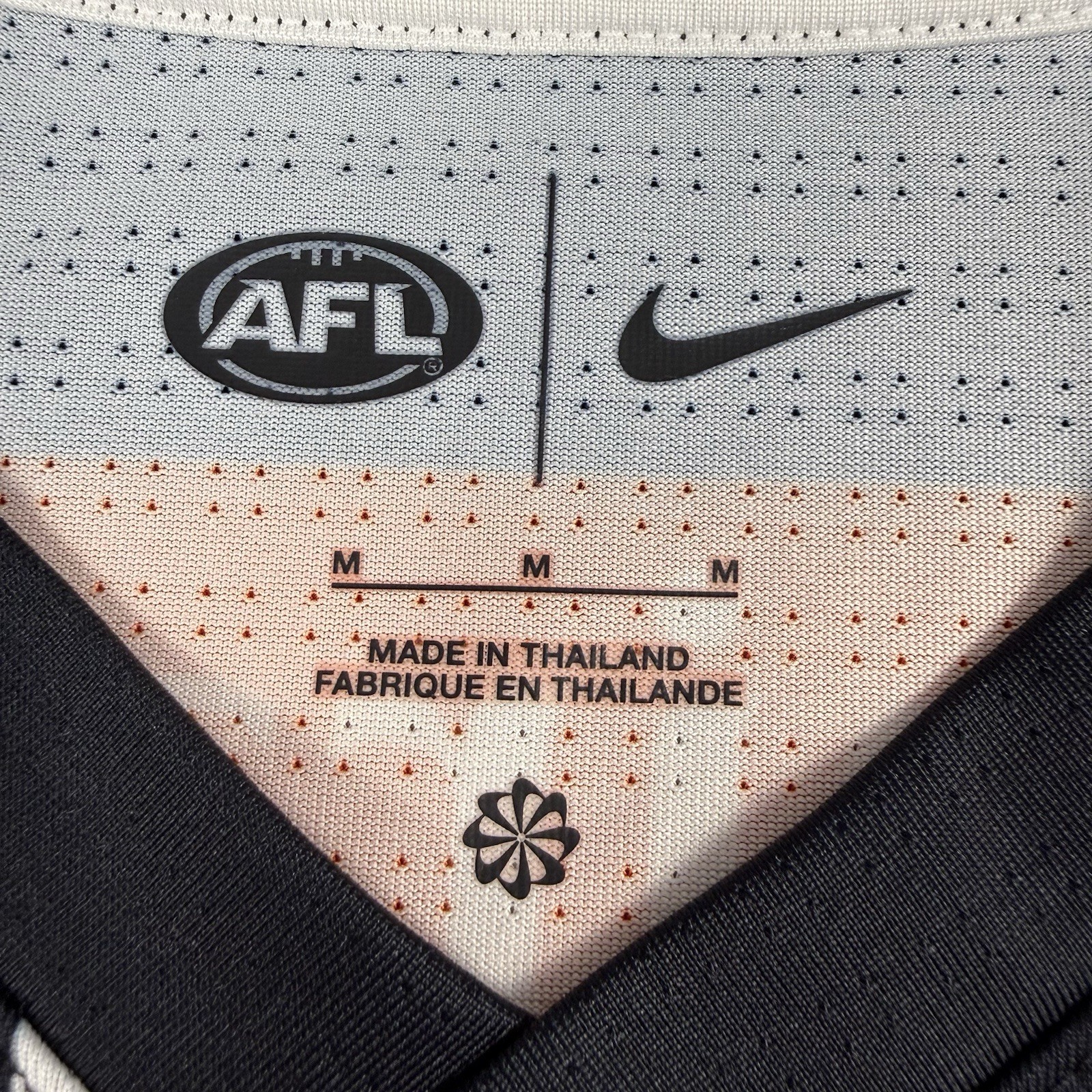 Collingwood Magpies Jersey Mens Medium Black White Stripped Home AFL Nike 2025 thumbnail 4