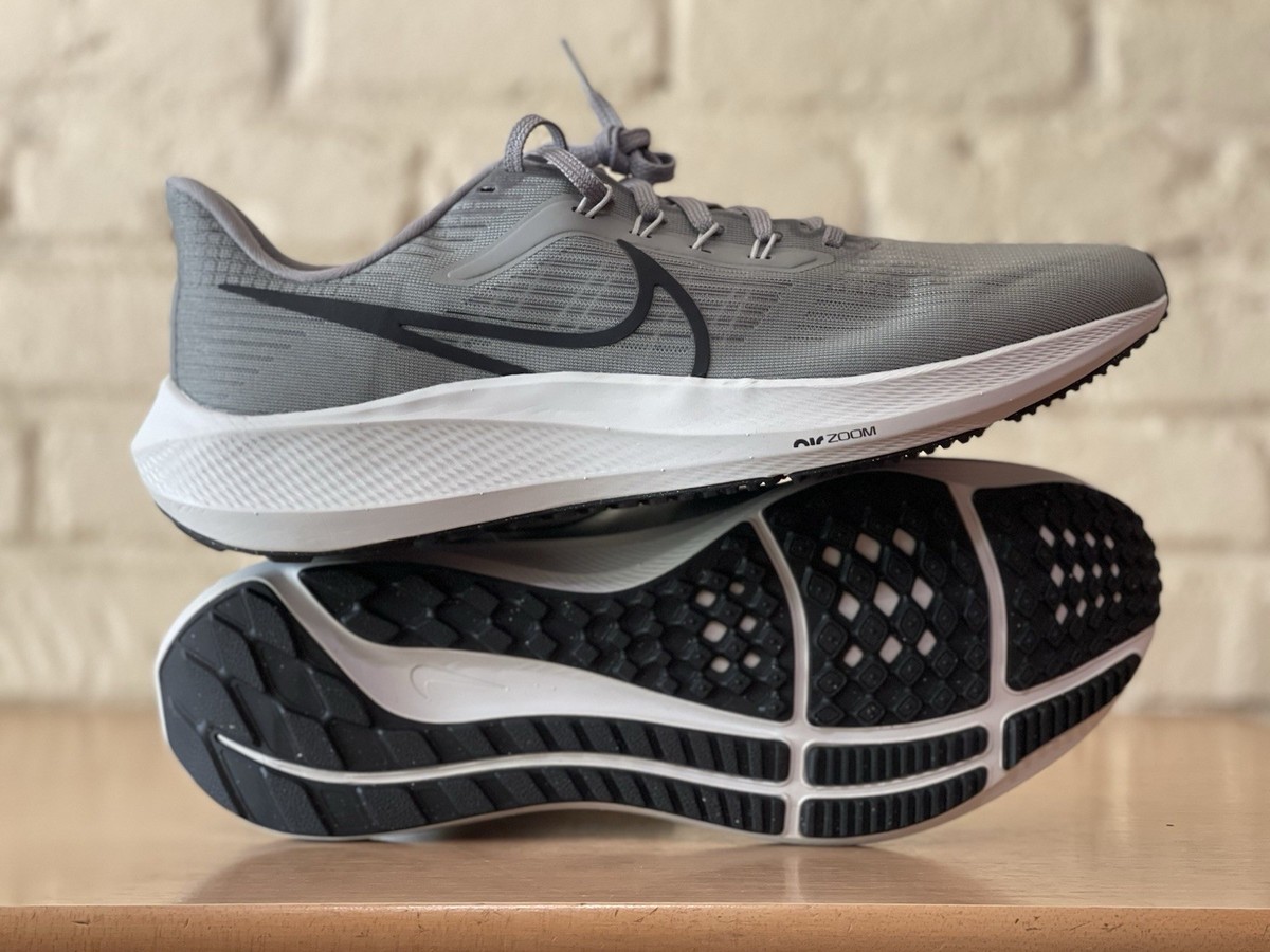 Nike Air Zoom Pegasus 39 Men 11.5 Gray White Athletic Running