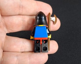 Vintage Lego Castle: Castle Guard 6035 PLEASE READ