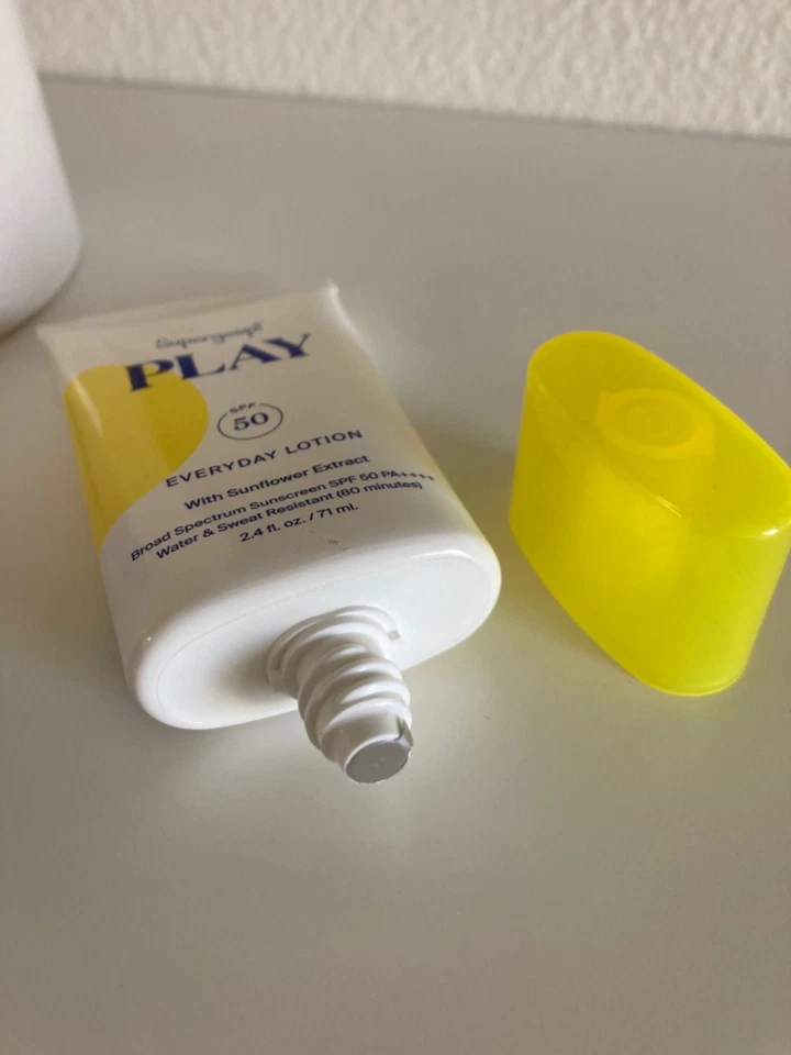 Loción diaria Supergoop Play SPF50 con extracto de girasol - 2,4 fl oz - Nueva Foto 4 de 4