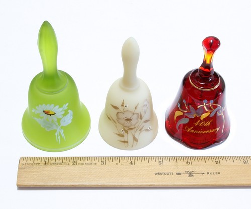 Fenton & Westmorland Bells 3 Assorted Glass Hand Painted & signed Vintage LQQK! - Picture 4 of 4
