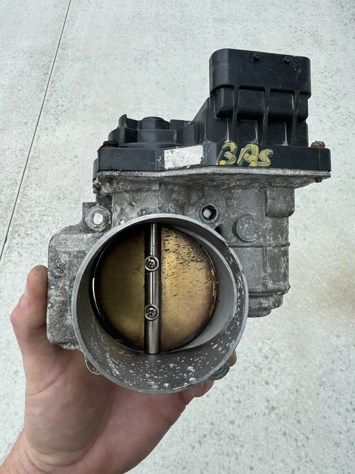 2005-2009 Buick Lacrosse Lucerne Grand Prix 3.8L Throttle Body Assembly 12607894 - Image 2 of 4