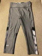 Women's Under Armour Gray Cropped Leggings Small