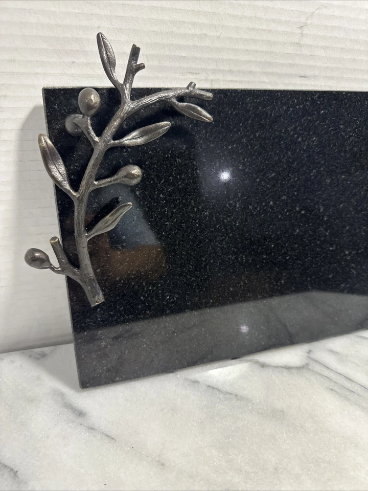 Bandeja para servir tabla de charcutería queso granito negro rama de olivo Michael Aram Ex Foto 3 de 4