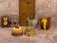Tiny Metal Bundt Molds & Cakes Bakery Cake Dollhouse Miniature French Feves A12