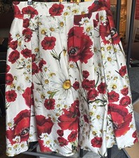Chic Poppy Print Dolce & Gabbana skirt 46