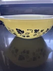Vintage Pyrex Black and Yellow Gooseberry Mixing Bowl 8cup/2qts