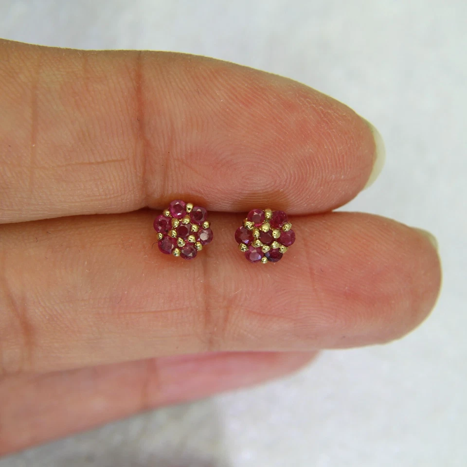 9ct Gold Natural Ruby Cluster Stud Earrings - Image 3 of 4