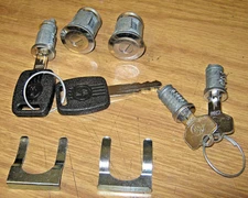 *NEW*  SET of KENWORTH OEM KEYED ALIKE TOOL BOX , DOOR LOCKS & IGNITION LOCKSET