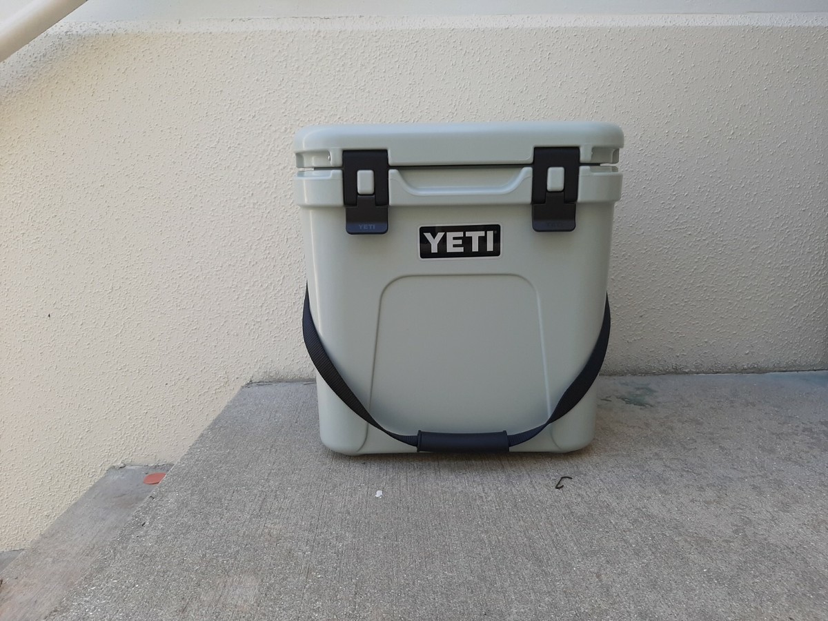 Yeti Roadie 24 Cooler (Tan)