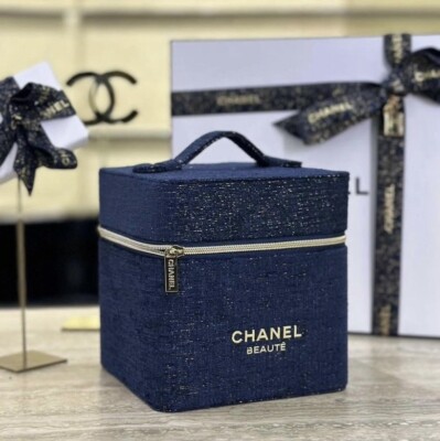 CHANEL Beaute Exclusive Makeup Box Travel Cosmetic Case Blue NEW