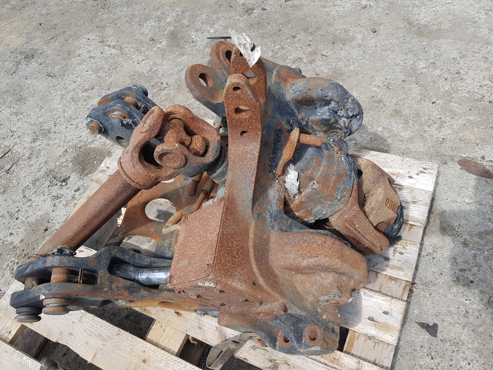 New Holland T4, T5 Front 3 Point Linkage, Pto Parts 84313803  