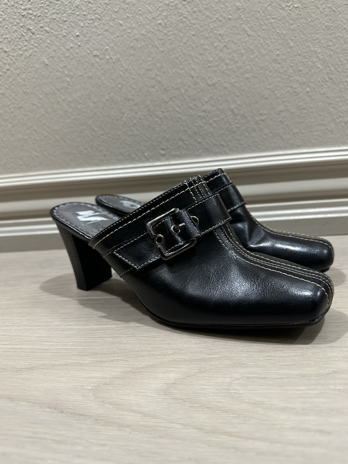 Madeline Stuart Black Leather Mule Heels Women’s 8.5M Buckle Square Toe Y2K