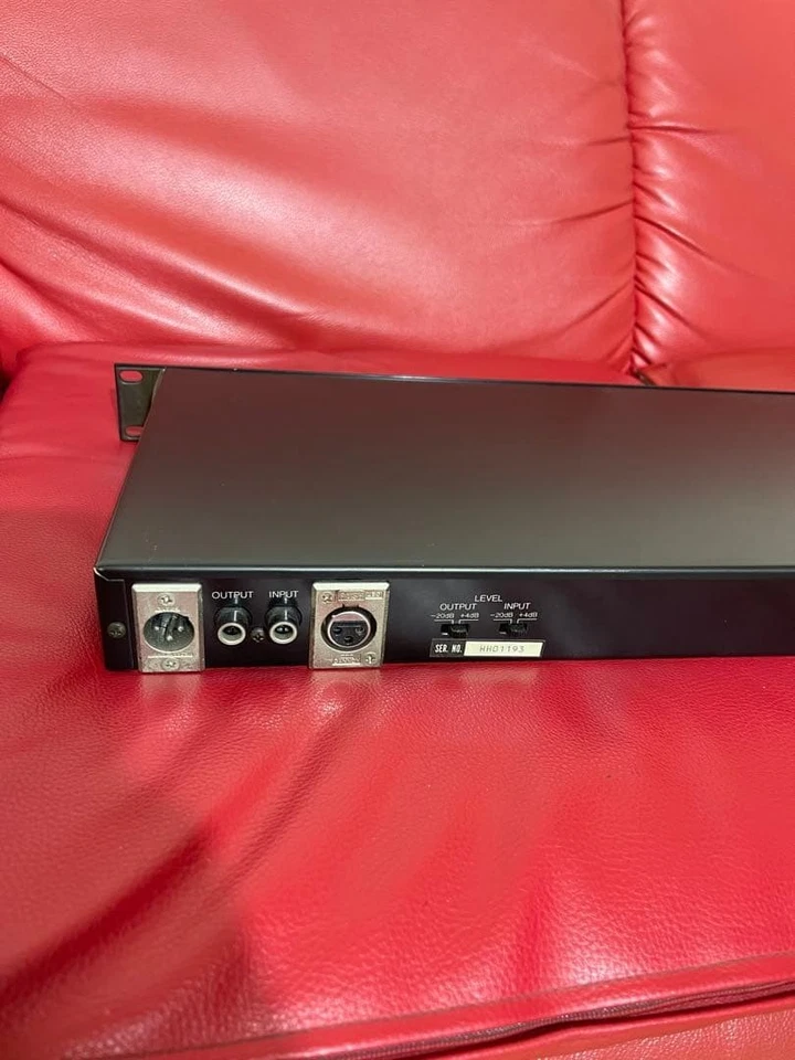 YAMAHA GQ1031BII GRAPHIC EQUALIZER 1/3 Octave 31 Bands AC100V 50/60Hz 12W - Image 4 of 4