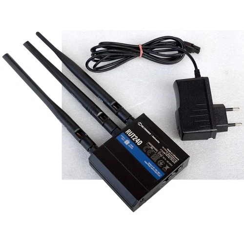 TELTONIKA RUT240 4G LTE INDUSTRIE ROUTER LAN WAN SIM SLOT ACCESS POINT 3G M1222