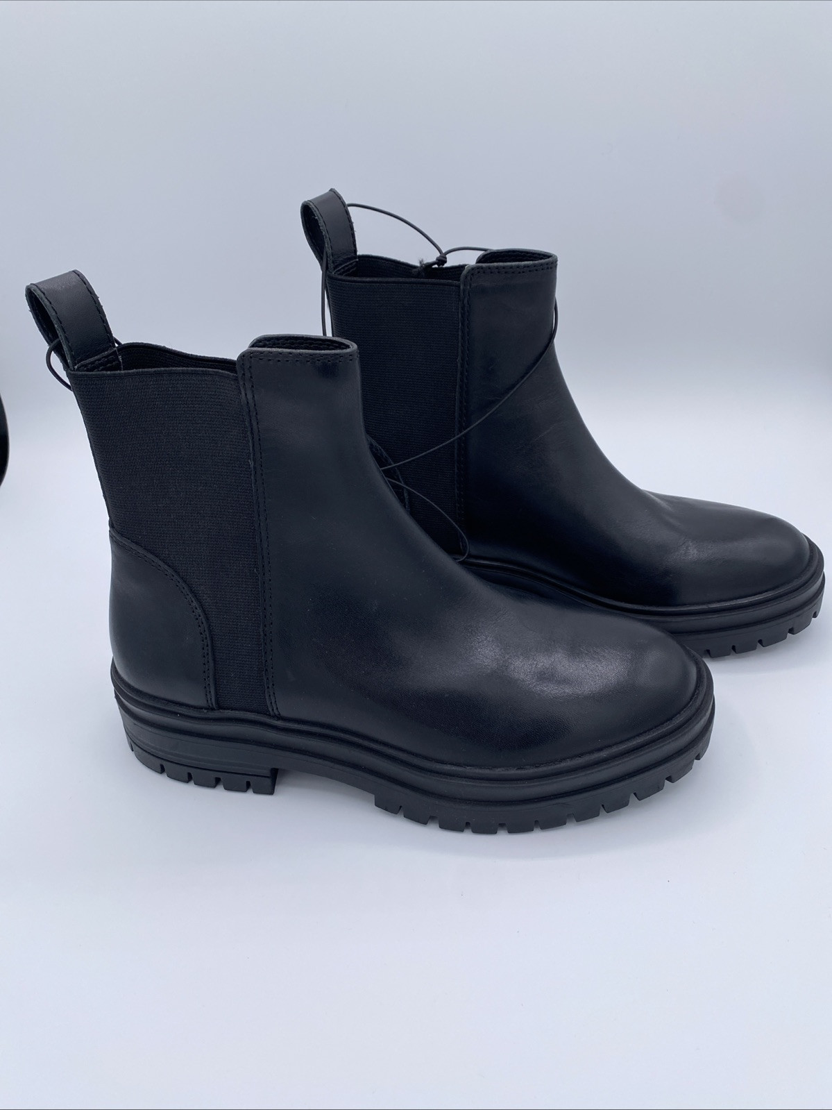 Steve Madden Black Chunky Leather Ankle Boots for Women Size 6 Winter