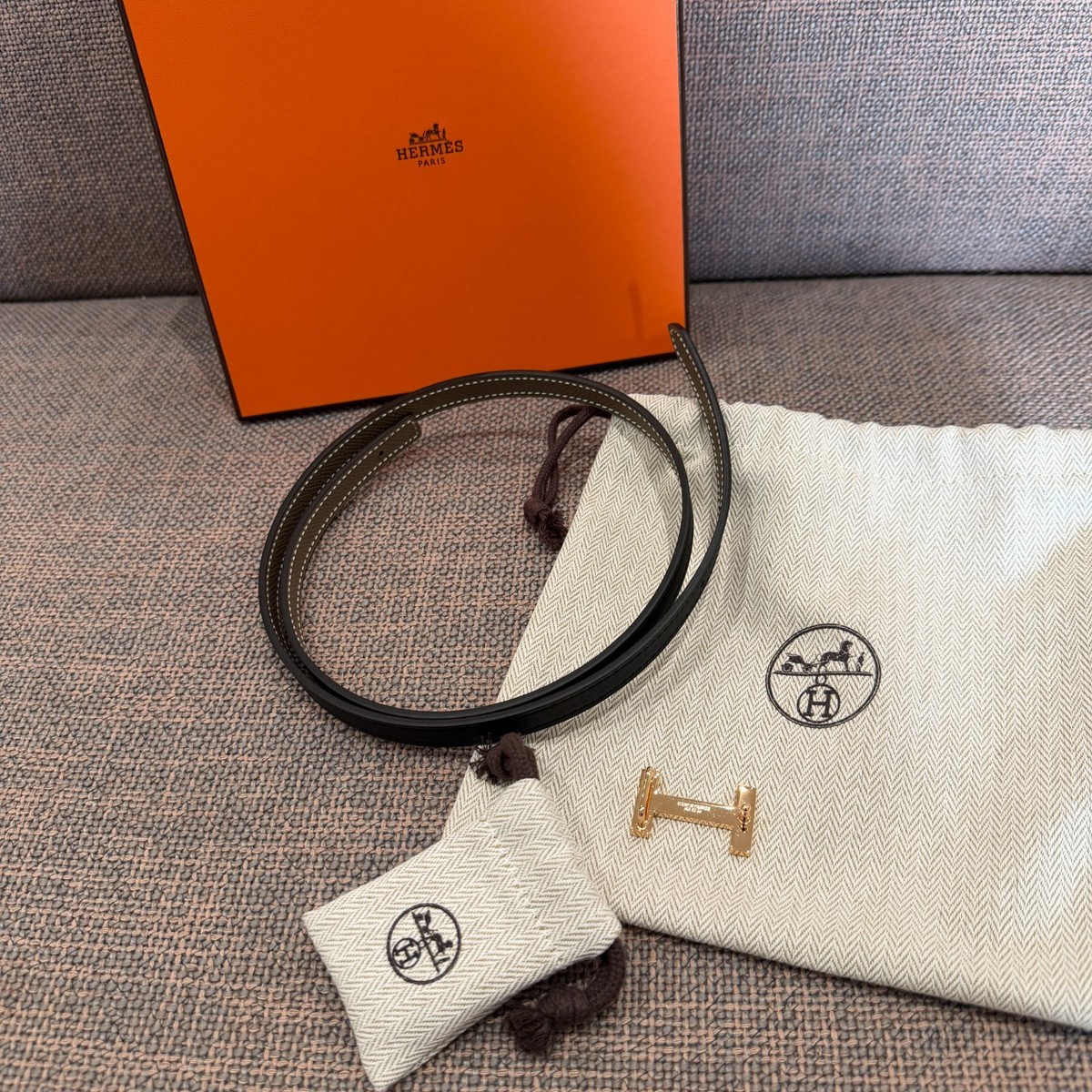 Hermes Focus Belt Buckle & Reversible Leather Strap Swift  display picture 3