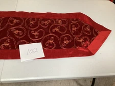 SWIRL EMBRIODERED TABLE RUNNER 16"x72"