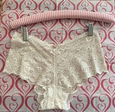 Victoria s Secret NWT/NOS/VTG 03 Stretch Taupe Lace Panties Briefs Boy Shorts S