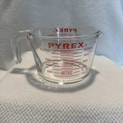 Vintage PYREX #532 4-Cup 1-Quart Handle Red Lettering Glass Measuring Cup USA