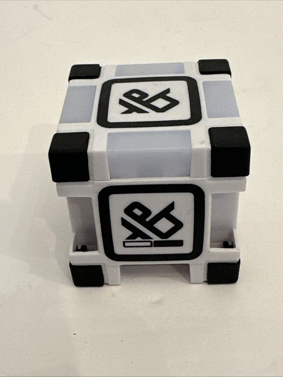 Anki Cozmoとブロック3個セット Anki Cozmoとブロック3個セット Anki Cozmo Robot Complete Base