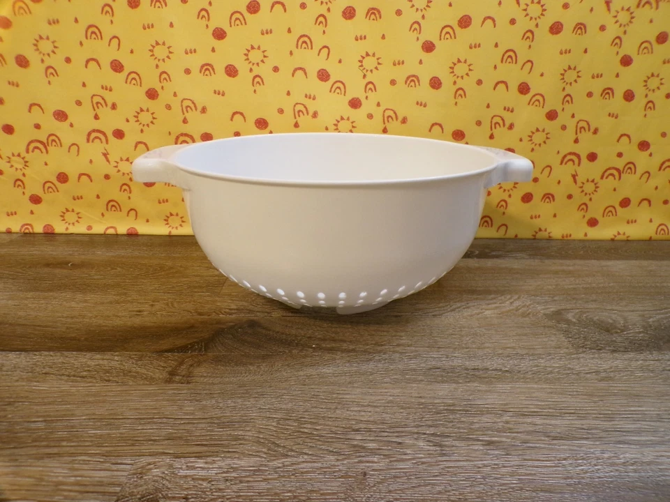 PIONEER Large White Footed Plastic Colander No. 804 - 11" Diameter & 5.25" Tall - Image 2 of 4