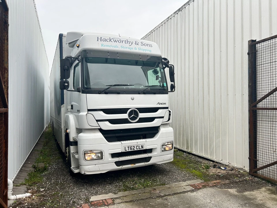 18t Mercedes-Benz Axor Rigid 5-door Removal - Image 2 of 4
