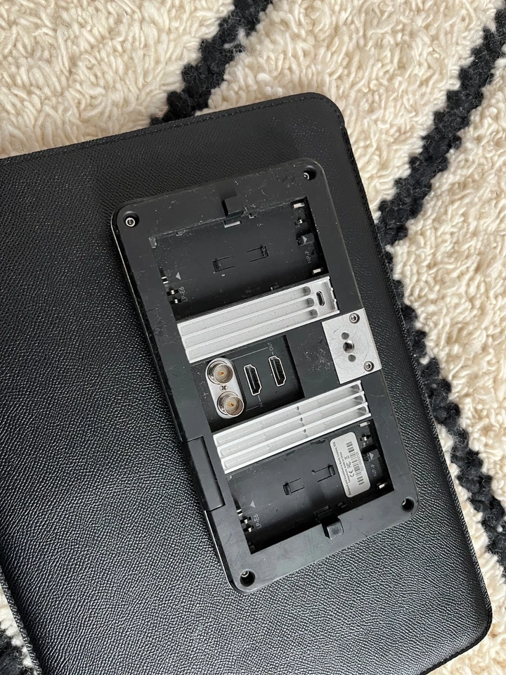 SmallHd 702 Bright On-camera Monitor FULLY FUNCTIONAL UPDATED FIRMWARE - Image 2 of 4