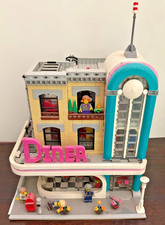 LEGO CREATOR: Downtown Diner (10260) -used wi...