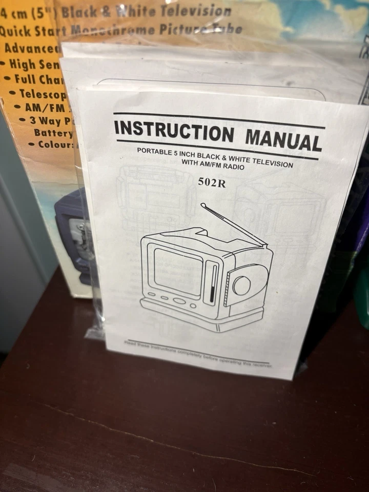 Radio CRT Clear Green Prison de 5” de colección Aero CIB Foto 4 de 4