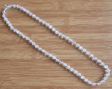 Bergkristallkette mit klaren und weißen Kugeln Bergkristallkugelkette Heilstein