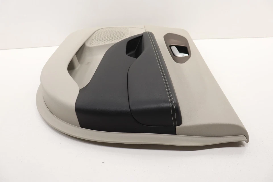 2020 CHRYSLER VOYAGER LXI FRONT RIGHT DOOR PANEL COVER OEM 6SZ395D2AD GRAY_SJXP - Image 4 of 4