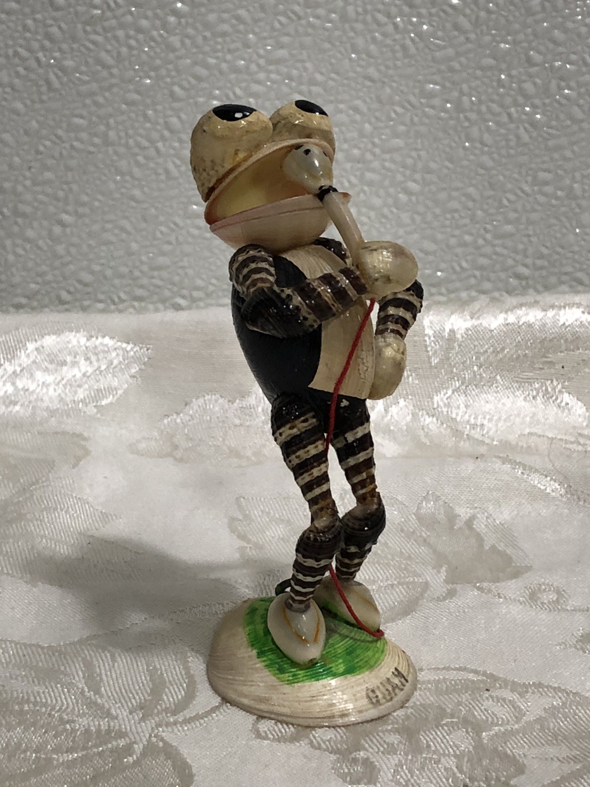 5 Vintage Souvenir ￼Frog Toad Guam Band Musicians Sea Clam Shell Figures “AS IS”