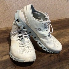 Women s On Cloud X size 7.5
