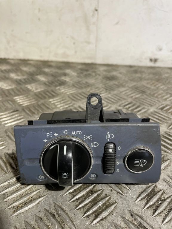 Mercedes-Benz E W211 2002 Light switch 2115450204 TOF26721