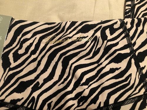 Nuevas con etiquetas Medias de Rendimiento Victoria's Secret 7/8 - Leopardo Desnudo - Medianas (M) - Imagen 3 de 5