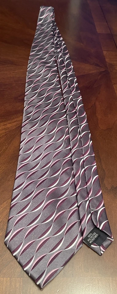 Barcelona Cravatte Purple Pink Gray 100% Polyester Men’s Neck Tie Made In China - Image 3 of 4