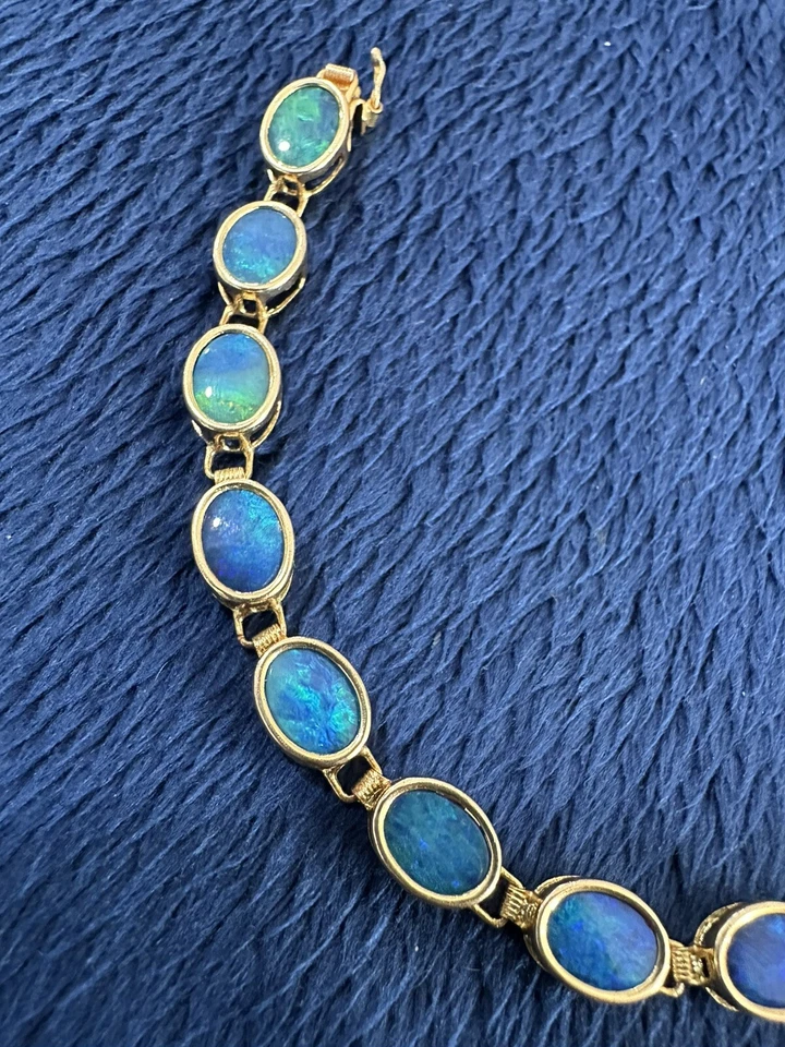"Brazalete de tenis triplete de ópalo azul natural de oro amarillo de 14 k, 7,5"" de largo" Foto 2 de 4
