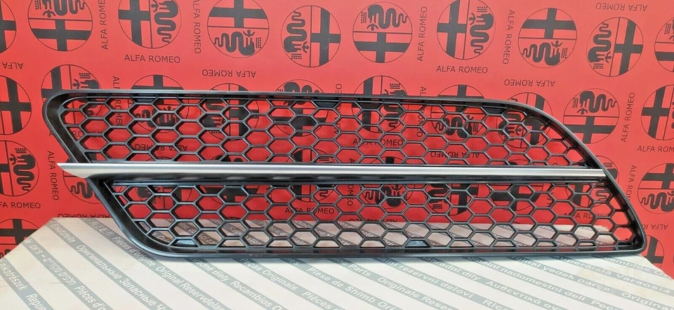 Alfa Romeo 147 Black Murphy Grille avant Droite 156075732 - Photo 2/4
